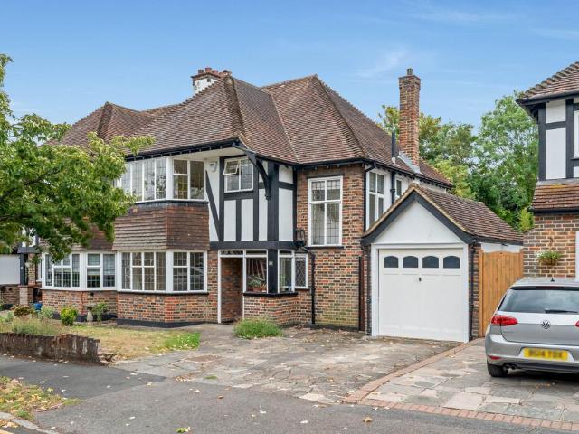 House for sale in Greater London