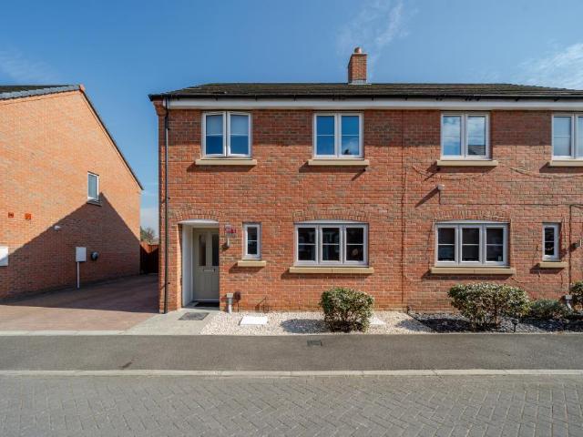 House for sale in Slough, Wexham Court