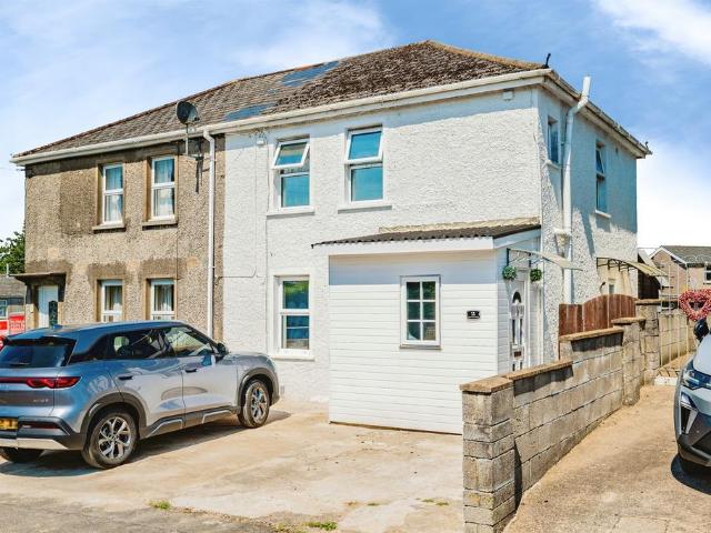 House for sale in Sarn, Wales