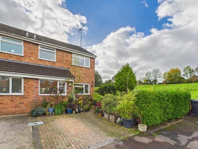 House for sale in Bromsberrow Heath, Gloucestershire