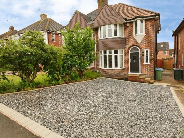 House for sale in Cheylesmore, West Midlands