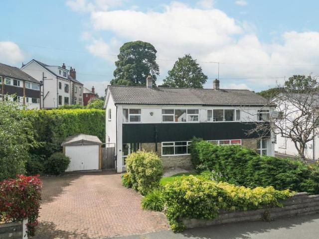 House for sale in Roundhay, West Yorkshire