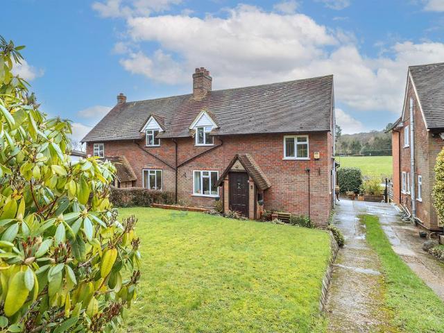 House for sale in Chesham and Villages Community Board, Buckland Common