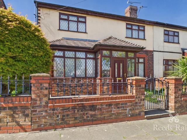 House for sale in Worsley Brow, St Helens