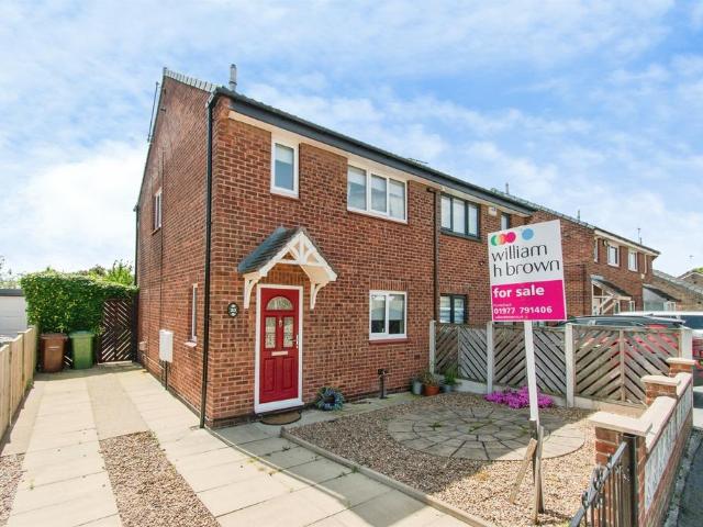 House for sale in Ferrybridge, West Yorkshire