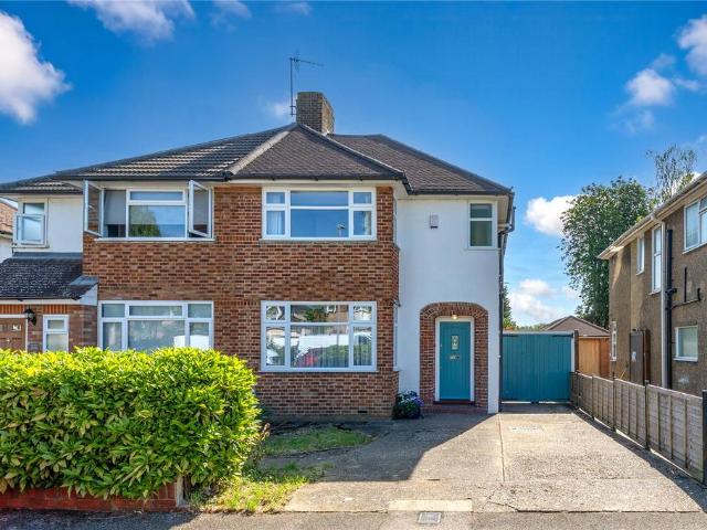 House for sale in Spring Park, Luton