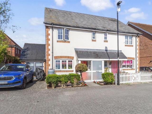 House for sale in Horsham, West Sussex