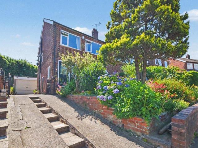 House for sale in Wortley, West Yorkshire