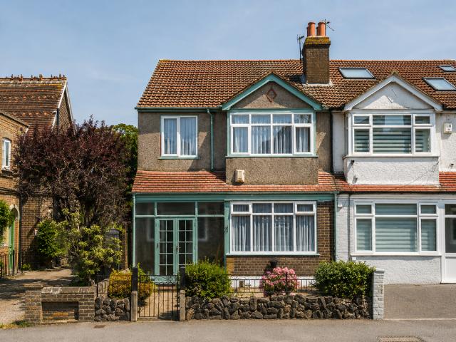House for sale in London Borough of Merton, Mitcham