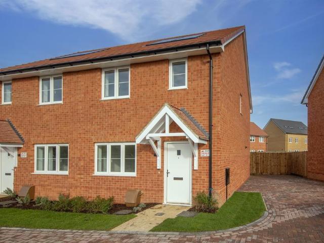 House for sale in Dale Hill, Essex