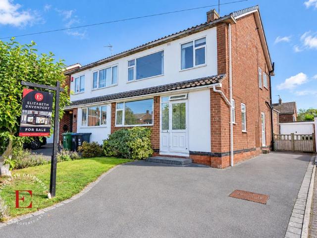 House for sale in Castle Green, Warwick