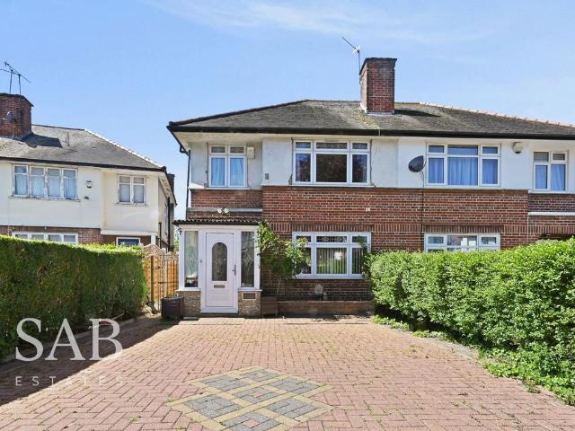 House for sale in London Borough of Ealing, Greenford
