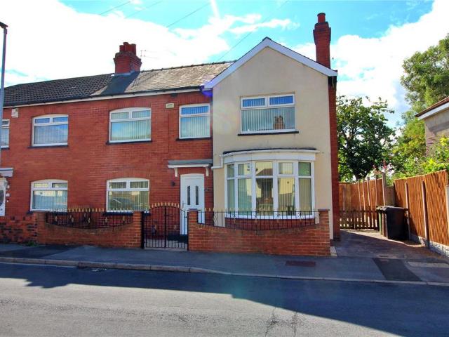 House for sale in Osmondthorpe, West Yorkshire