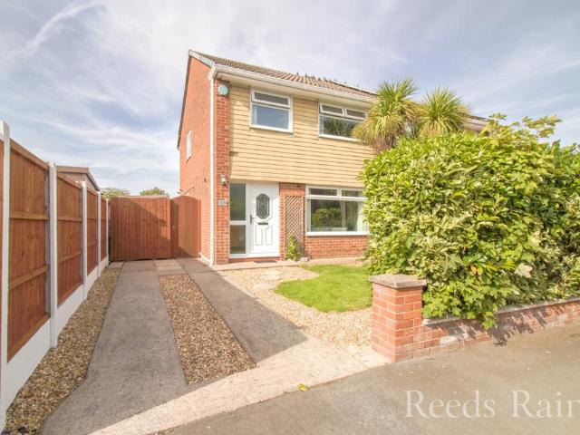 House for sale in Rossmore, Cheshire