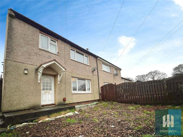House for sale in Longwood, West Yorkshire