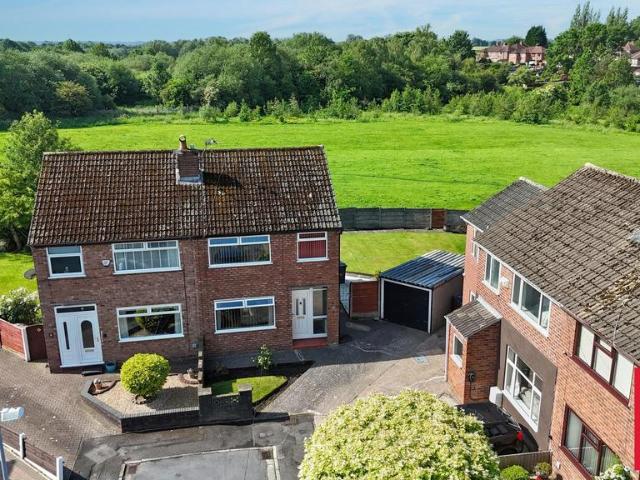 House for sale in Lower Irlam, Salford