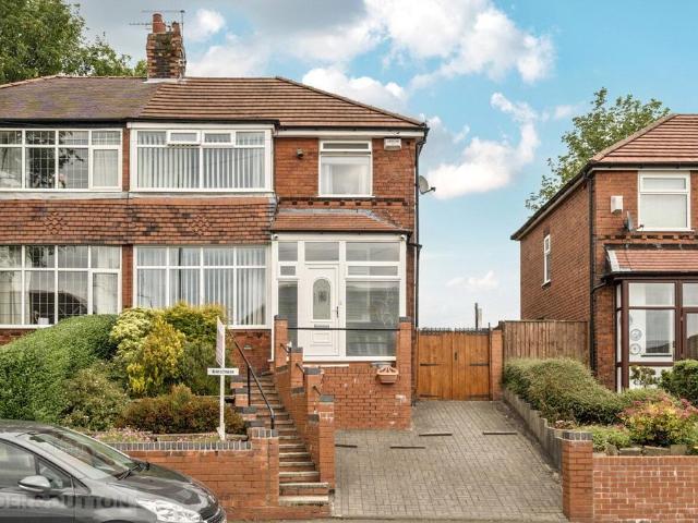 House for sale in Cowlishaw, Oldham