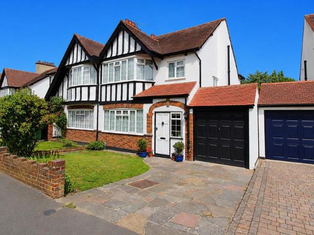 House for sale in Carshalton Beeches, Greater London