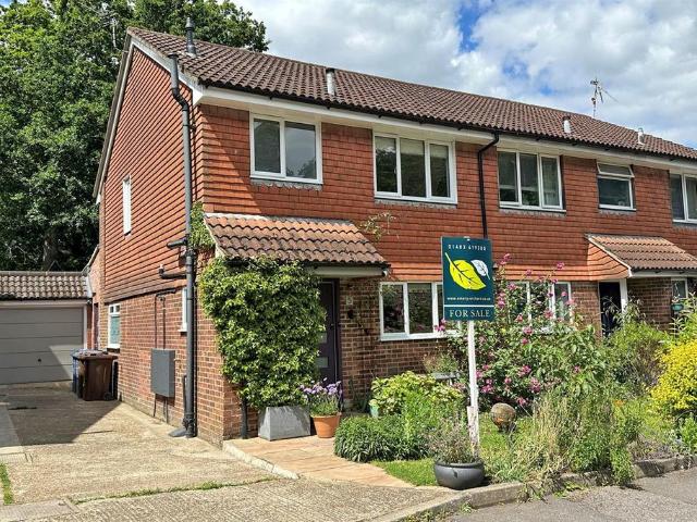 House for sale in Fole, Surrey