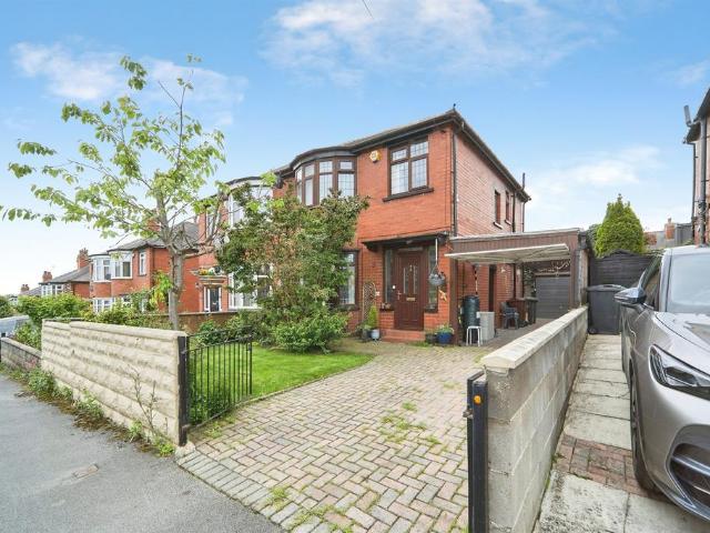 House for sale in Hollin Park, Oakwood