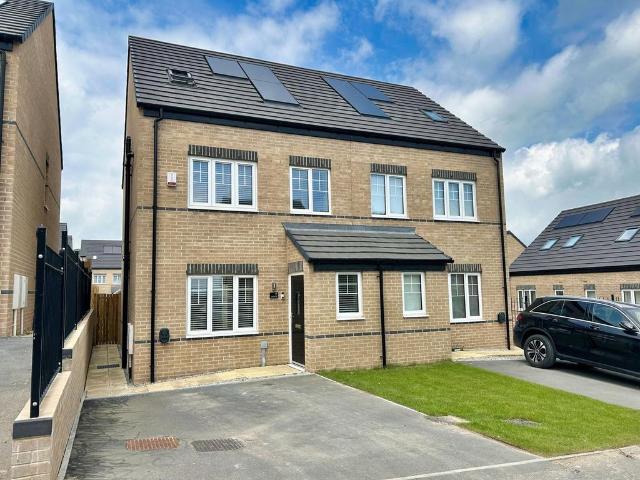 House for sale in High Utley, Keighley
