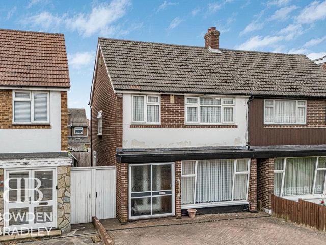 House for sale in Hainault, Greater London