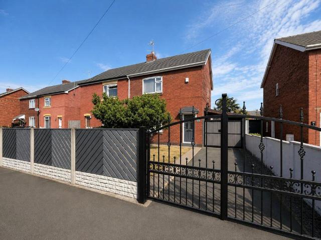 House for sale in Whitwood, West Yorkshire