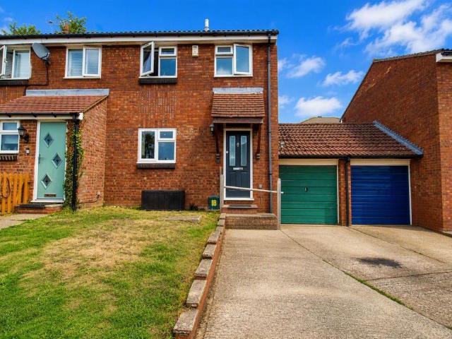 House for sale in Chiltern Park, Dacorum