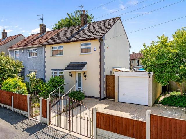 House for sale in Huyton, Isle Of Man