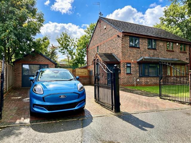 House for sale in Newton Wood, Greenheys