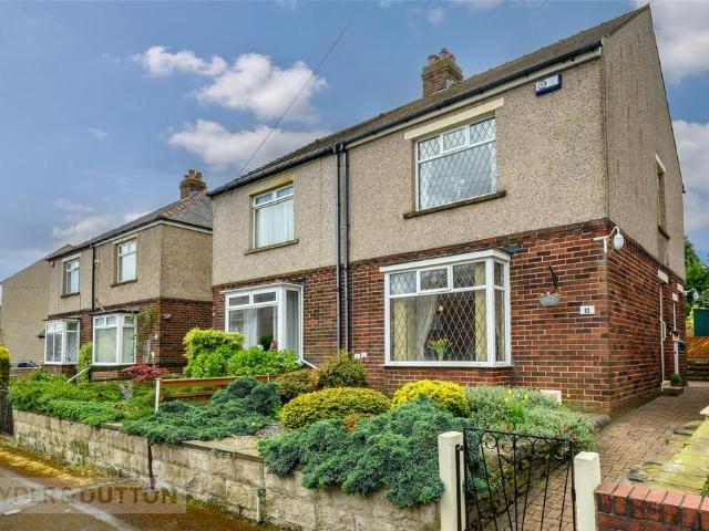 House for sale in Milnsbridge, West Yorkshire