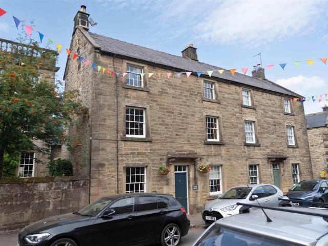 House for sale in Froggatt, East Midlands