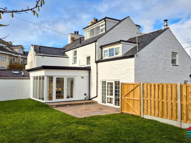 House for sale in Morfa Nefyn, Wales