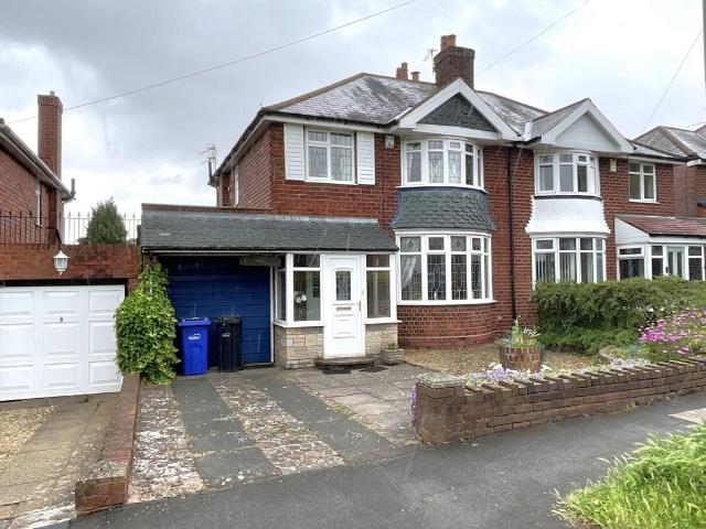 House for sale in Halesowen, West Midlands