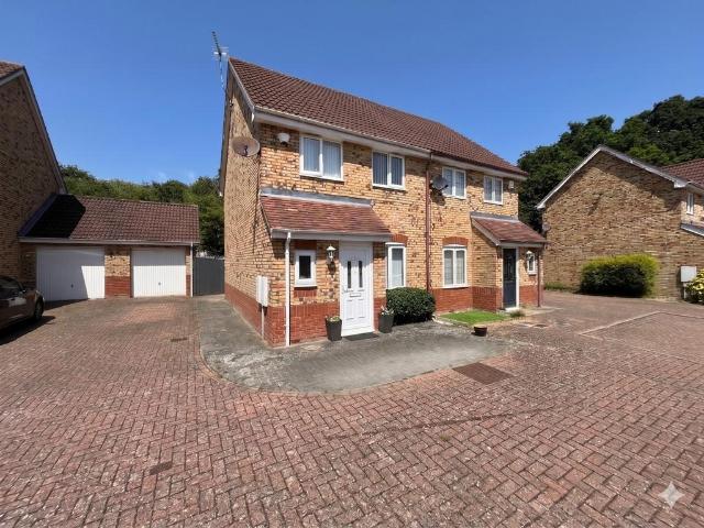 House for sale in Bramingham Park, Luton