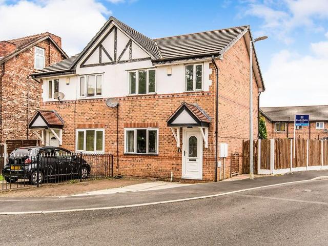 House for sale in Higher Broughton, Salford