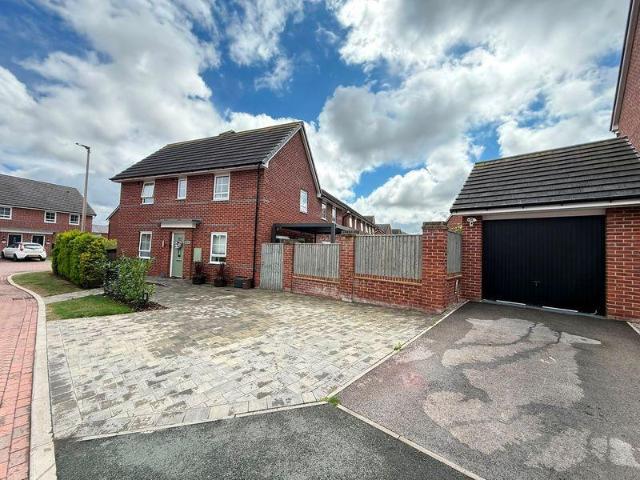 House for sale in Whitby, Rossmore