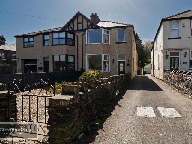 House for sale in Charlesworth, East Midlands