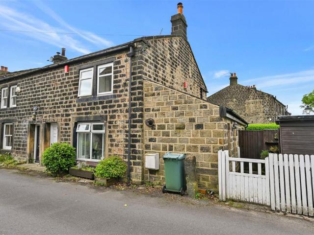 House for sale in Yeadon, West Yorkshire