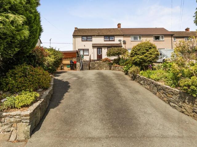 House for sale in Welshpool, Wales