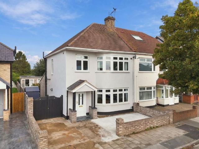 House for sale in London Borough of Havering, Greater London