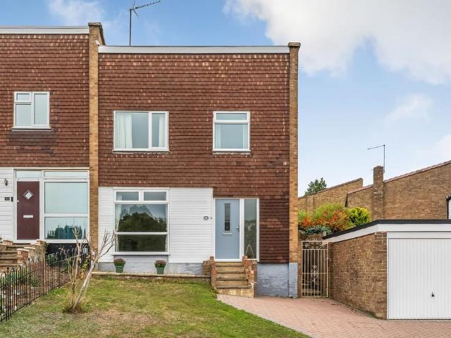 House for sale in Romford, Tunbridge Wells