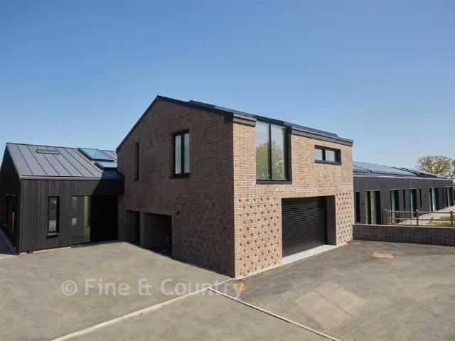 House for sale in The Butts, Kent