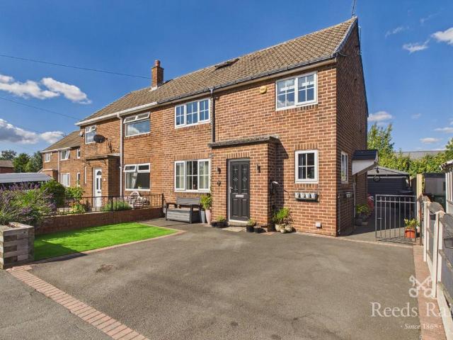 House for sale in Oulton, West Yorkshire