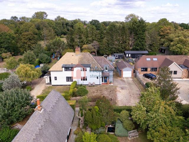 House for sale in Rushden, King's Walden