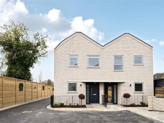 House for sale in London Borough of Hounslow, Spring Grove