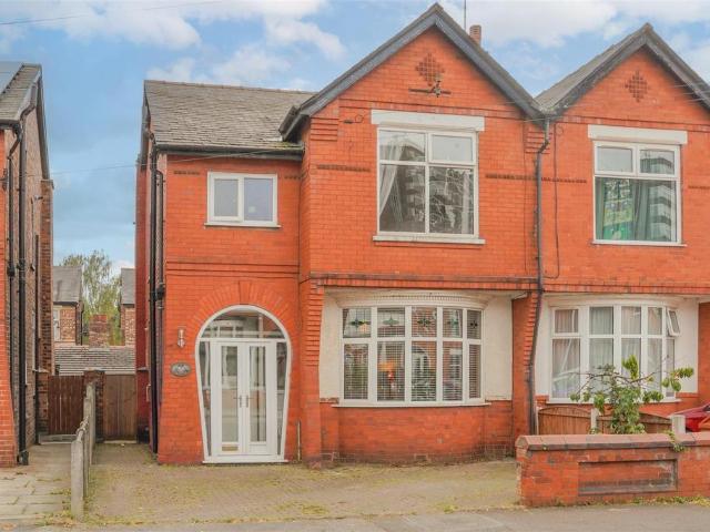 House for sale in Gorse Hill, Trafford Park