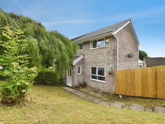 House for sale in Ynystawe, Wales