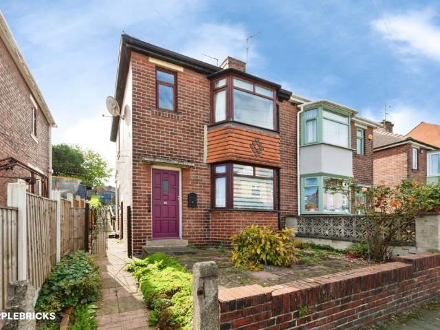 House for sale in Blackburn, Sheffield