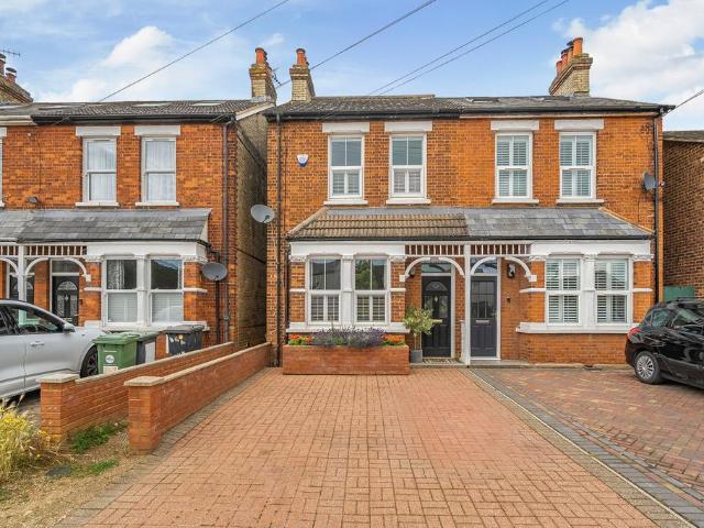 House for sale in Henlow, Bedfordshire
